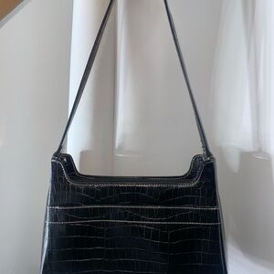 Elegant Black Crocodile-Embossed Women's Bag